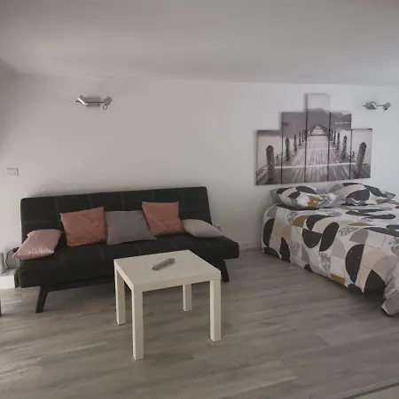 Apartamento Beau Studio Rénové Lumineux , Calme , Wifi *